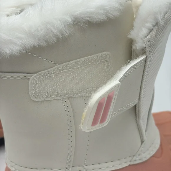 NWT Toddler Girls Cat & Jack Unicorn Winter Boots Size 6 - Picture 4 of 14